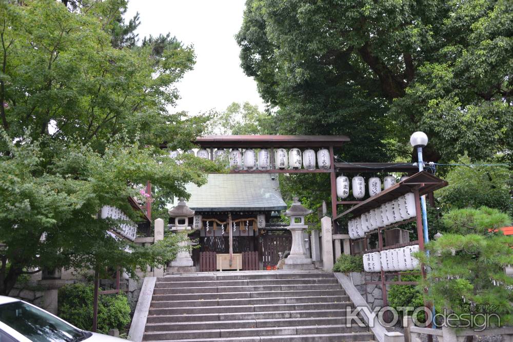 若宮八幡宮本殿へ ①