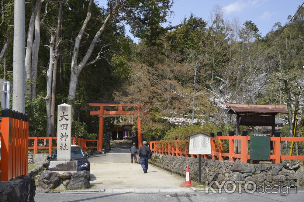 大田神社　自然に包まれた鳥居