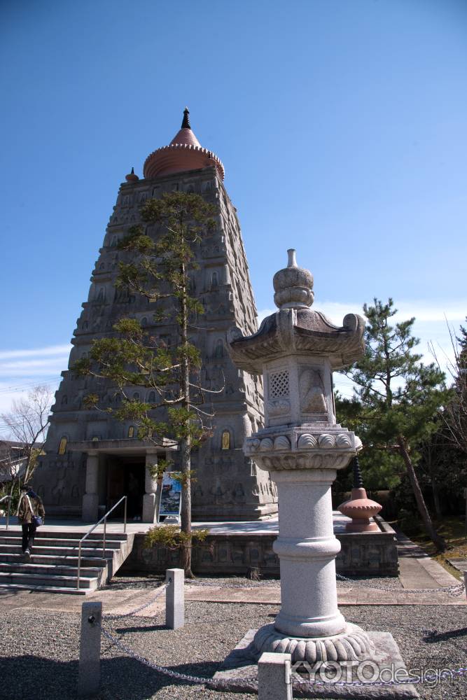 妙満寺　仏舎利大塔