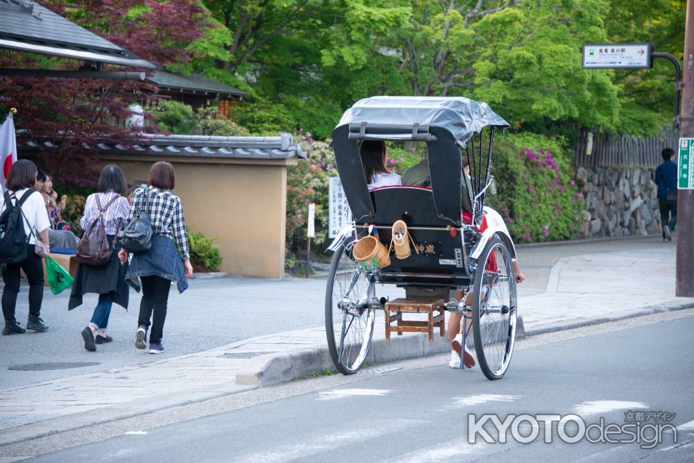 嵐山　人力車の後ろ姿