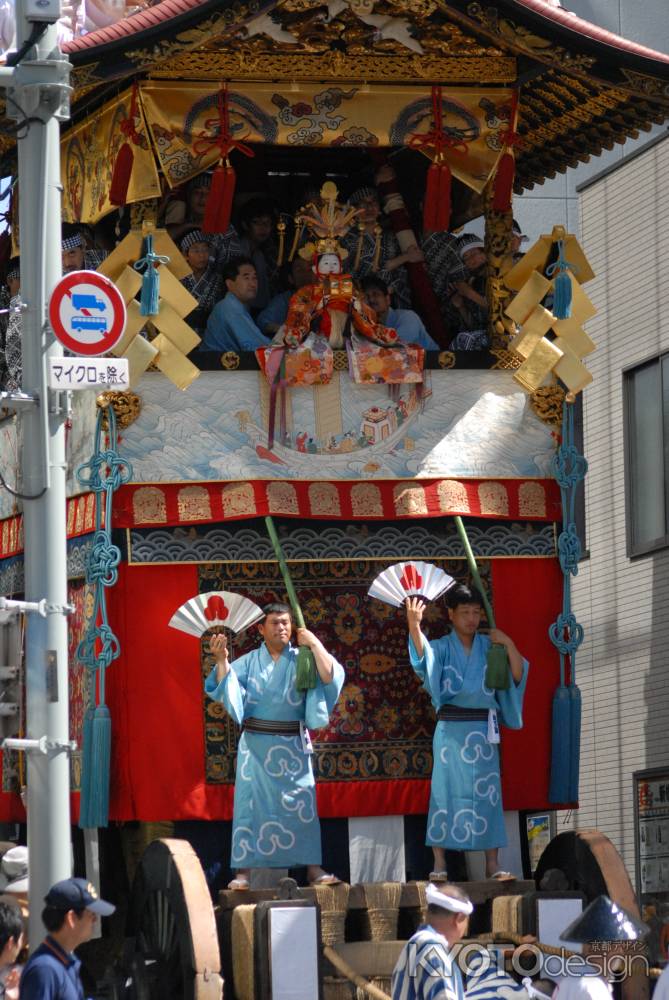 山鉾巡行へ向かう放下鉾