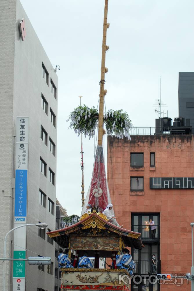 曳き初め　四条に出る鶏鉾