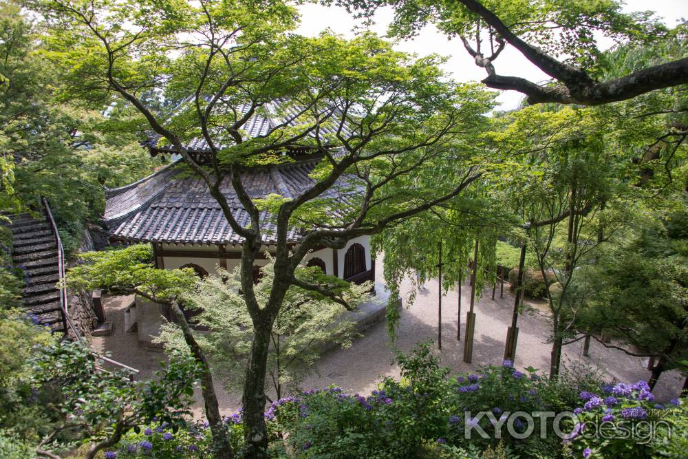 善峯寺　初夏の経堂