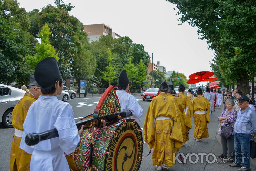 晴明祭　祭列を見送る
