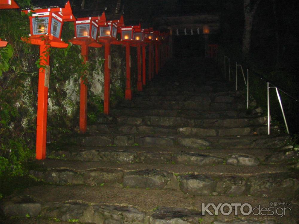 夜の貴船神社