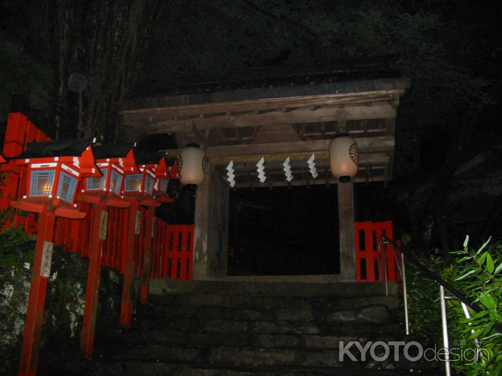 夜の貴船神社