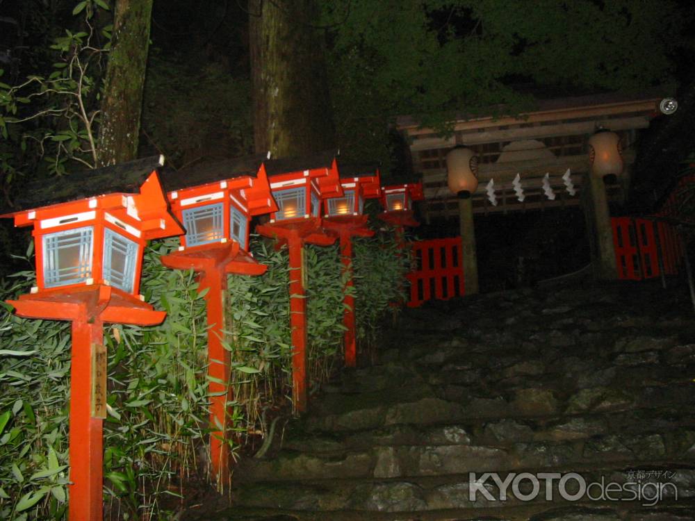 夜の貴船神社