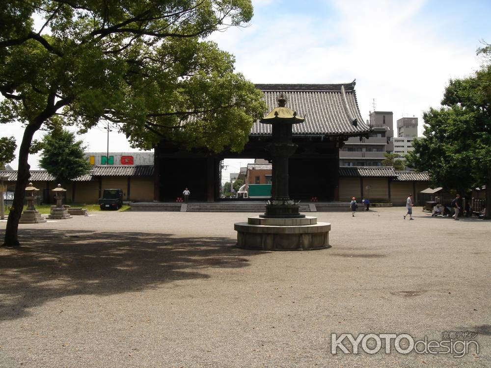 東寺の南大門