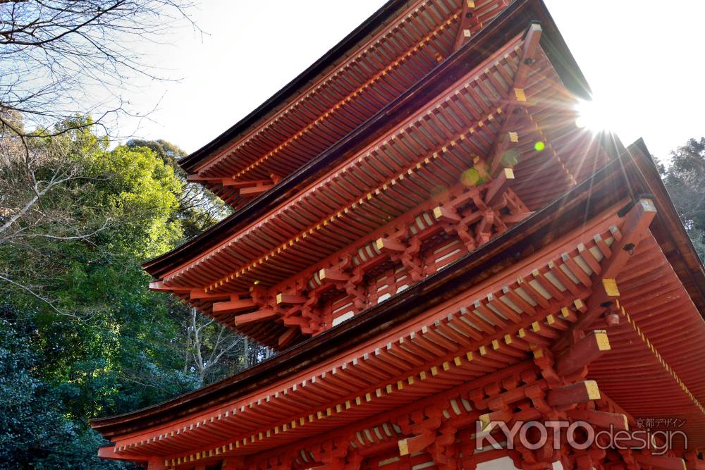 九体寺、朱色の塔