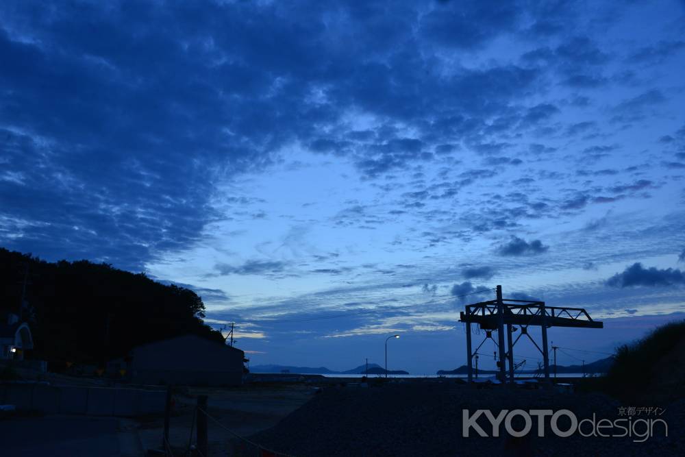 港の夜明け