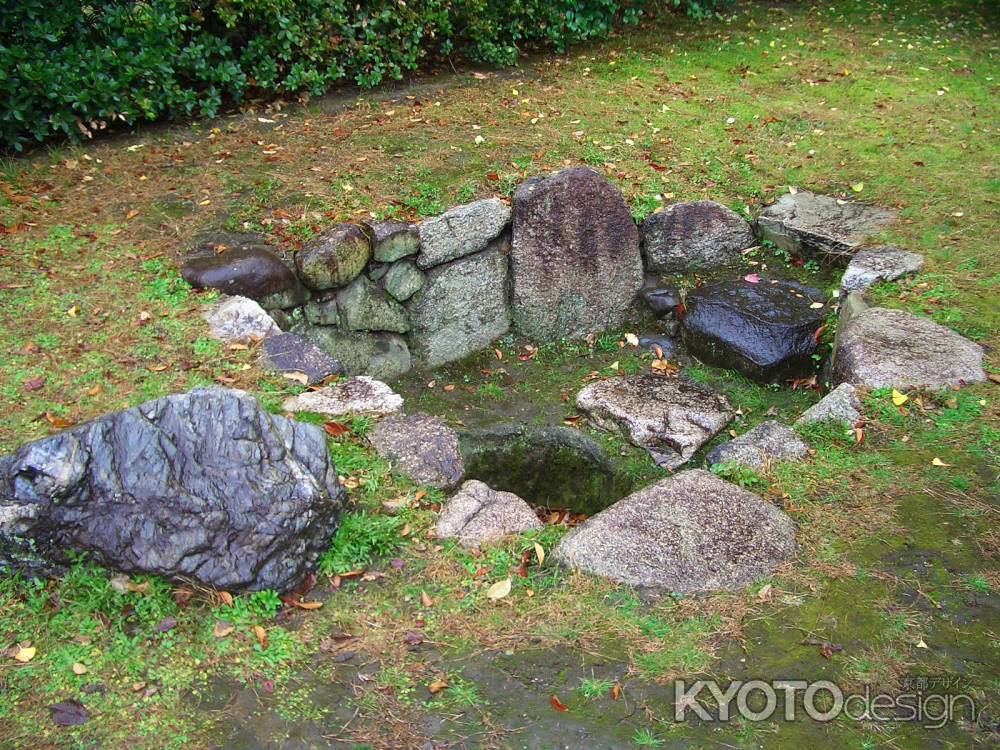 渉成園　昔ながらの井戸