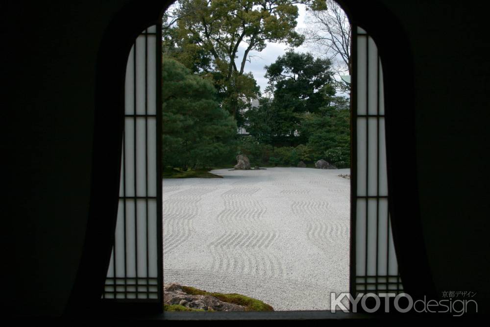 窓から見た枯山水