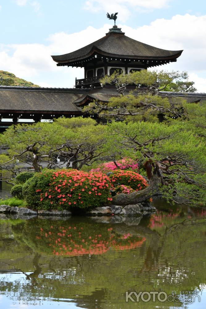 皐月咲く平安神宮　泰平閣