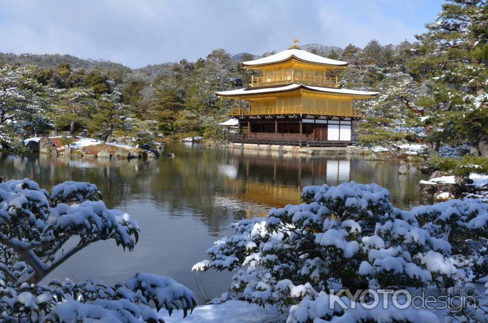 雪の金閣寺