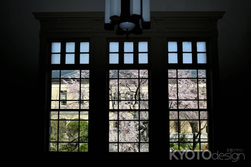 京都府庁旧本館の窓