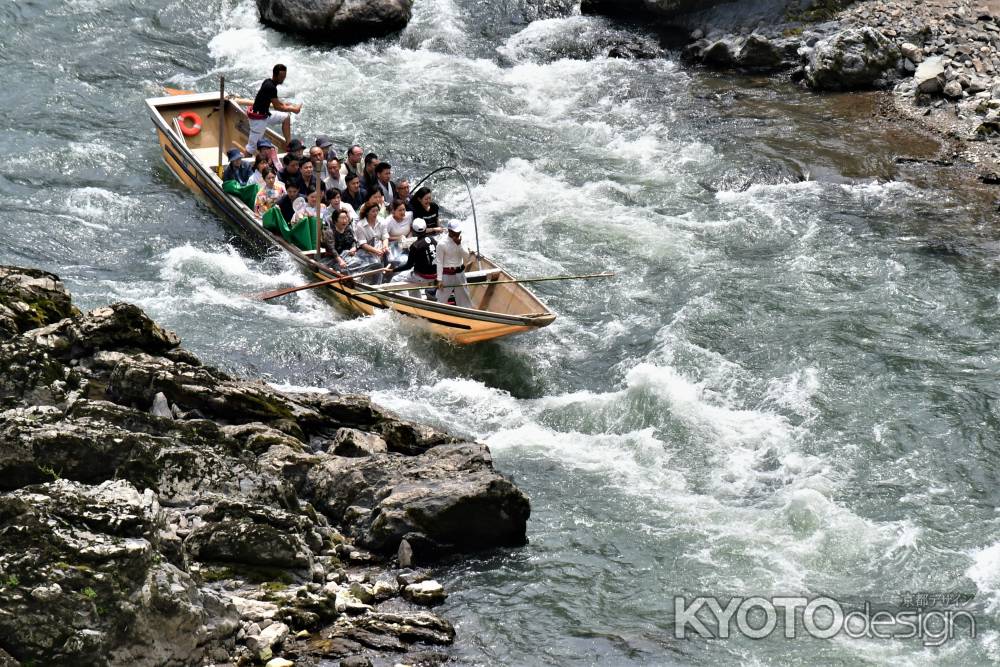 急流を下る保津川下り