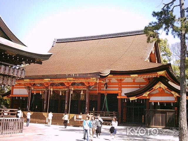 八坂神社　本殿西側