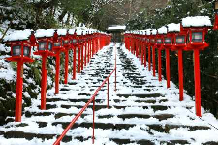 雪の貴船神社１