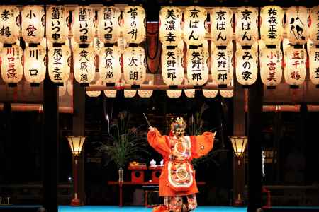 八坂神社の観月祭