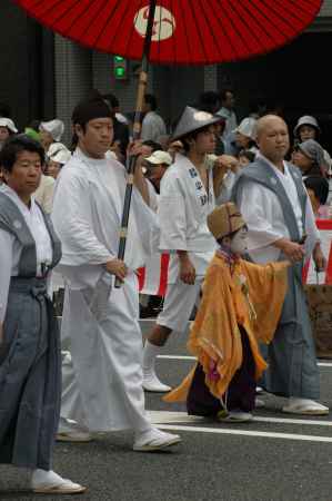 綾傘鉾の稚児