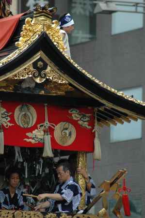 岩戸山の装飾と囃子方
