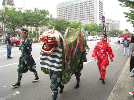 花傘巡行 獅子舞い