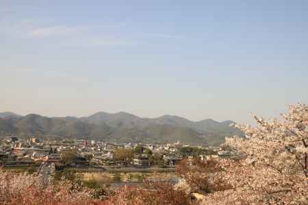 春の法輪寺からの眺め