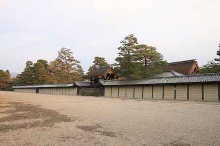 京都御所の朔平門