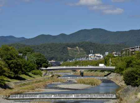 大文字送り火の跡・「法」