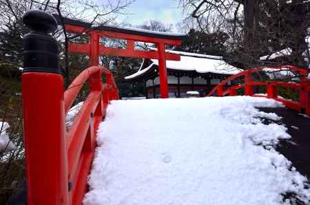 雪化粧の橋