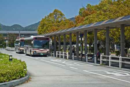 地下鉄国際会館駅　バスターミナル