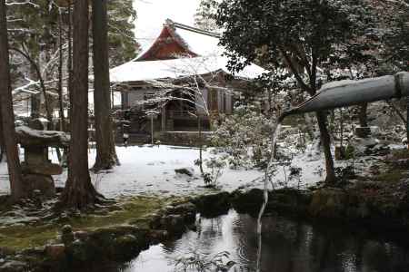 雪の三千院　延命水