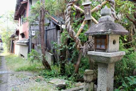 岩倉花園町の愛宕燈籠3