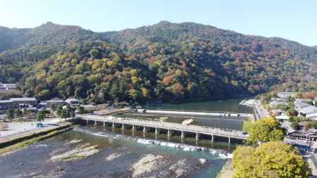 早朝の嵐山