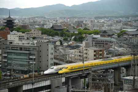 五重塔　新幹線　ドクターイエロー