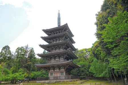 醍醐寺　五重塔　新緑