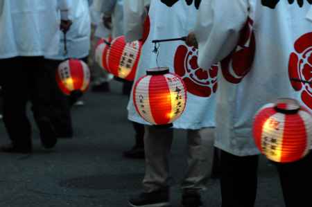 奉祝　令和元年　祇園祭1150年提灯行列　ゆらゆらと…