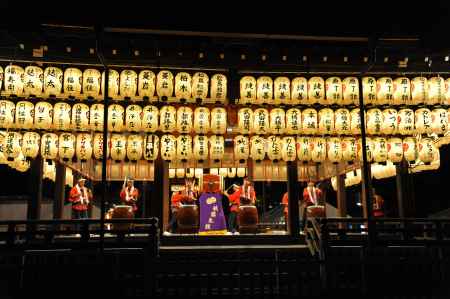 奉祝　令和元年　祇園祭1150年提灯行列　祇園太鼓奉納