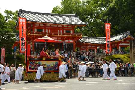 祇園祭　後祭り　2019　花傘巡行　織商鉾　きものの女王