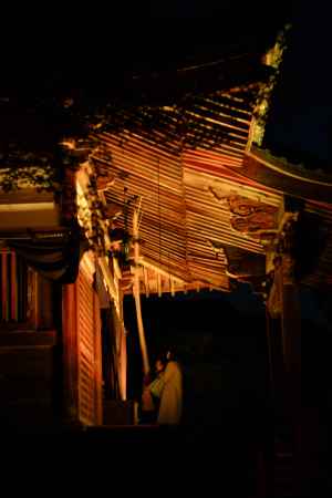 けしほどの 願いもかのう 安祥寺　大悲の御代に 救いまします