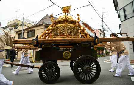 神輿　右折します！