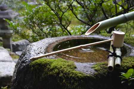 大法院　手水鉢