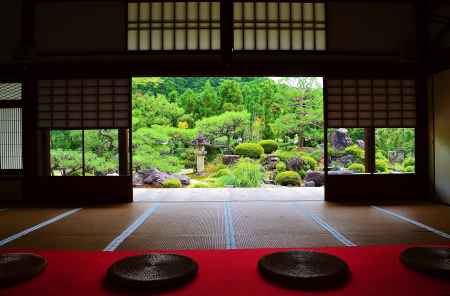 妙満寺　夏の雪の庭