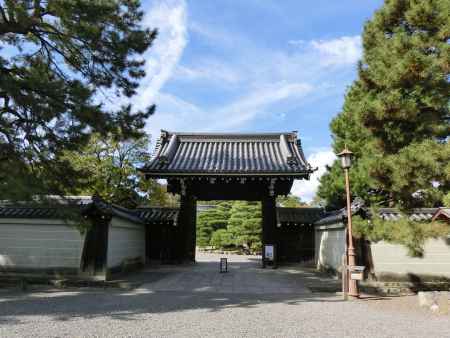 閑院宮亭跡の門