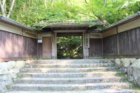 瑠璃光院　瀟洒な門構え