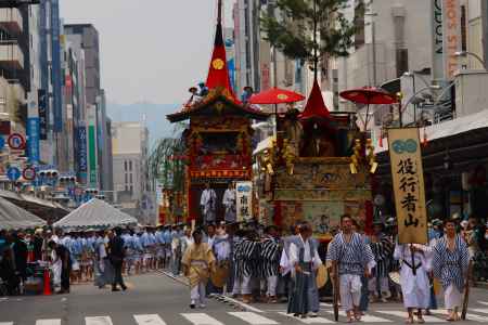 祇園祭山鉾巡行 役行者山