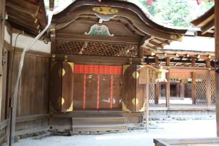 上賀茂神社 本殿望む