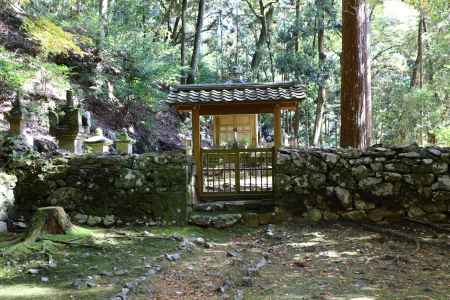 高山寺 御廟