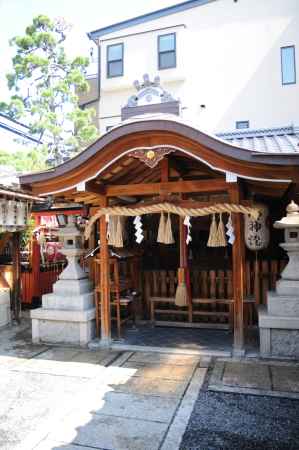 白山神社の灯籠