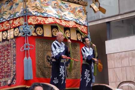 岩戸山の音頭取